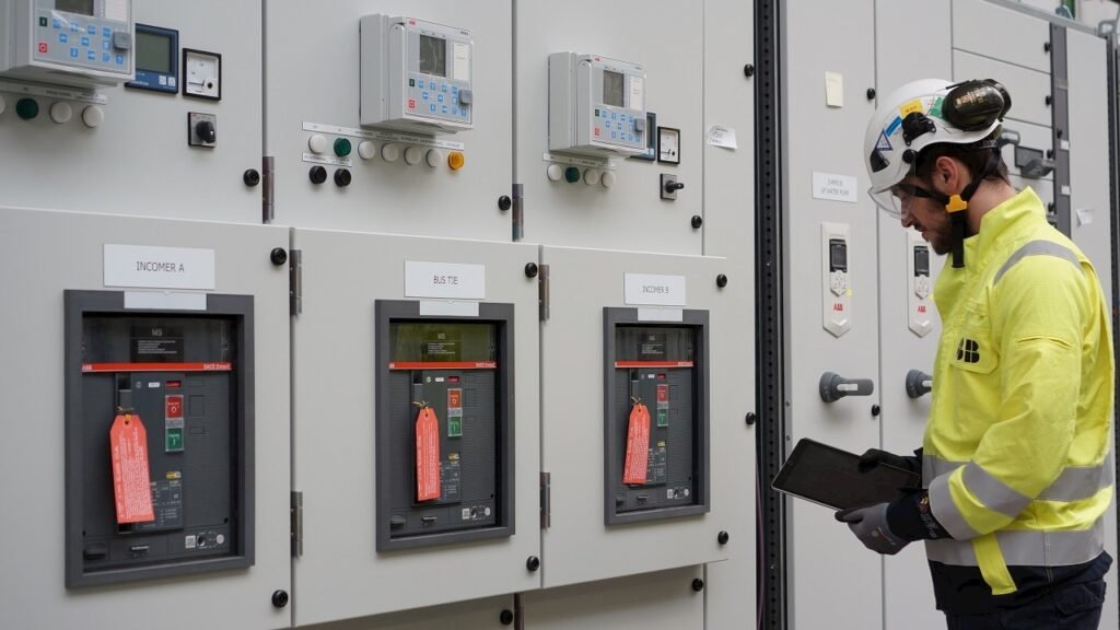 Switchgear and control gear